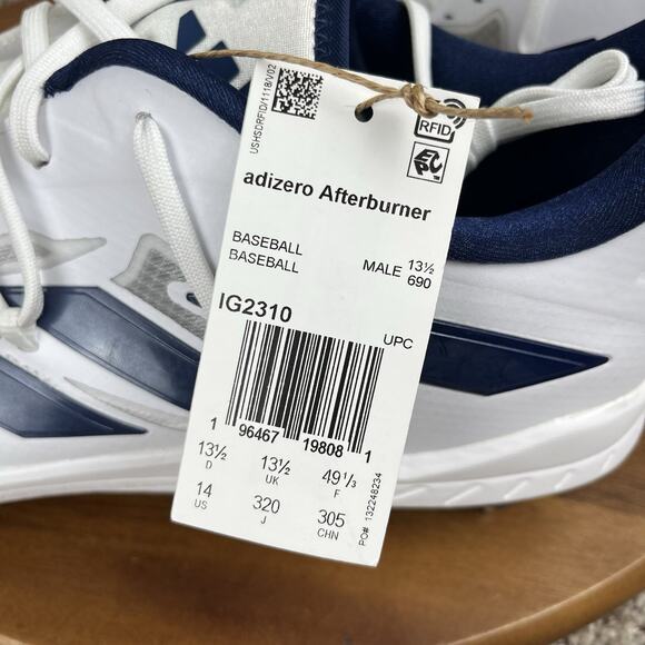 Athletic_Shoes